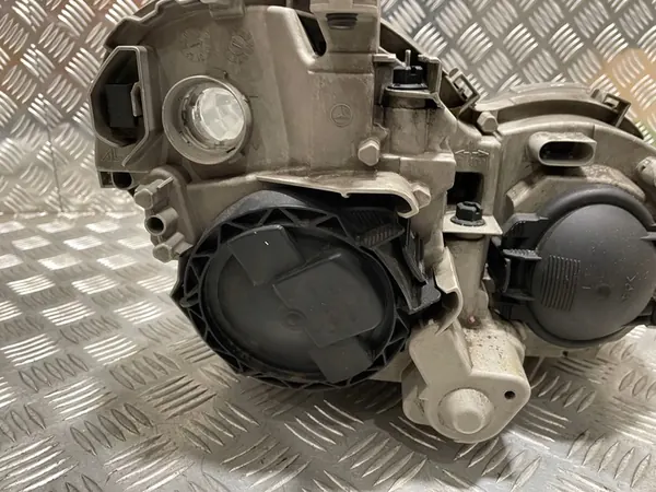 Vänster Xenon Strålkastare Mercedes C-Klass W203 A2038203559 image 7