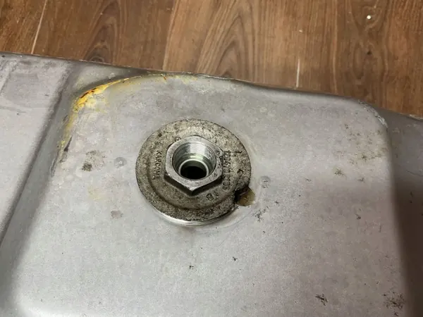 Réservoir à carburant OEM A1294700420 Mercedes-Benz SL R129 image 10