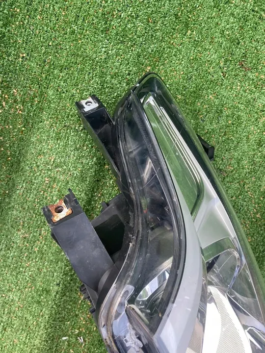 Lámpara reflectora delantera derecha Outlander III 12-15 image 8