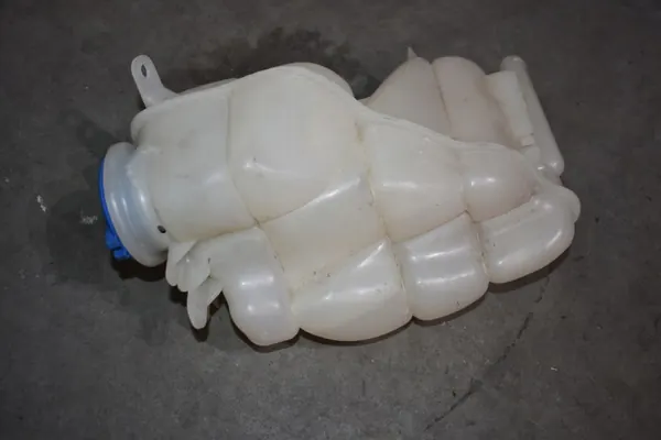 Réservoir de liquide Porsche Panamera 971 Hybride OEM 971121671B image 4