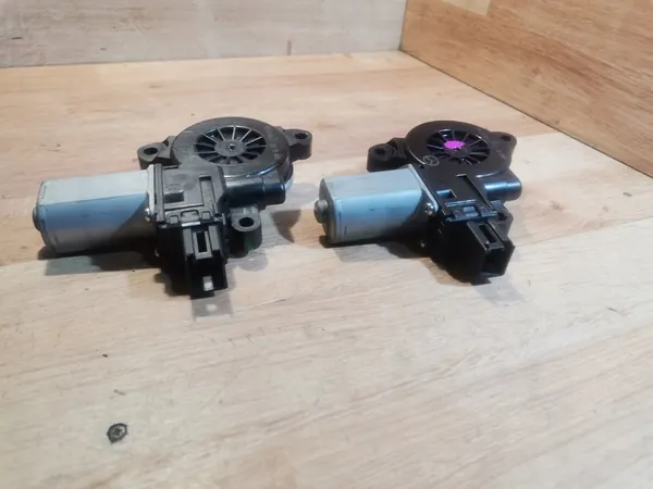 MAZDA 3 BM Motor de Ventana Delantera Derecha BHN95858X image 5