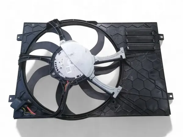 Volkswagen Tiguan Kylarrubrik OE 5N0121205K image 2