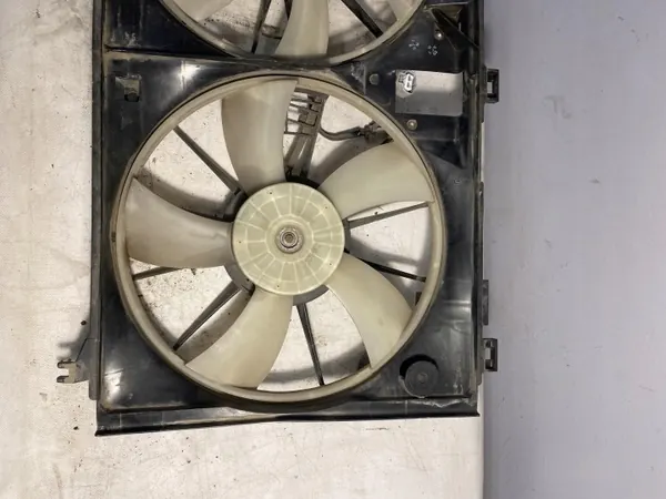 Radiatorventilator Lexus GS 3 facelift OEM 422750-0582 image 4