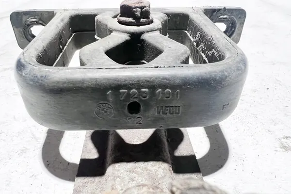 Suporte de escape BMW 8 (E31) 1723101 image 4