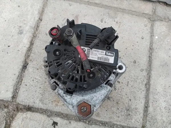 BMW E60 E65 M57N2 3.0d Vaihtovirtageneraattori 170A image 4