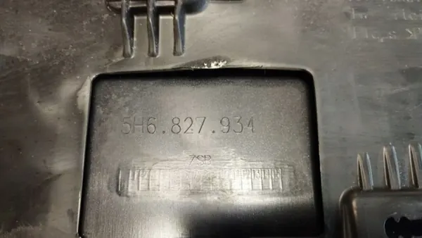 OEM 5H6827934 Takaspoileri VW Golf 8 HB 2019- image 9