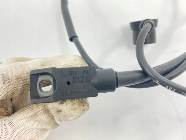 Asennusanturi Mercedes W124 W201 0031530128 image 9