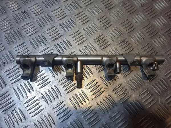 Audi A8 D3 4.2 FSI BVJ inspuitrail OEM 079133316E image 2