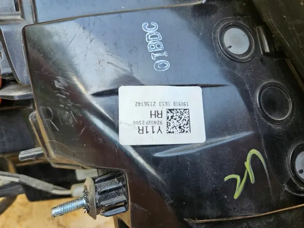 LÁMPARA TRASERA DERECHA HYUNDAI ELANTRA VI image 3