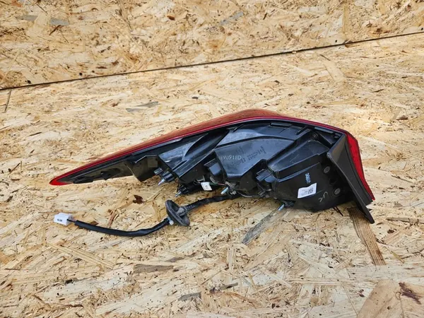 LÁMPARA TRASERA DERECHA HYUNDAI ELANTRA VI image 4