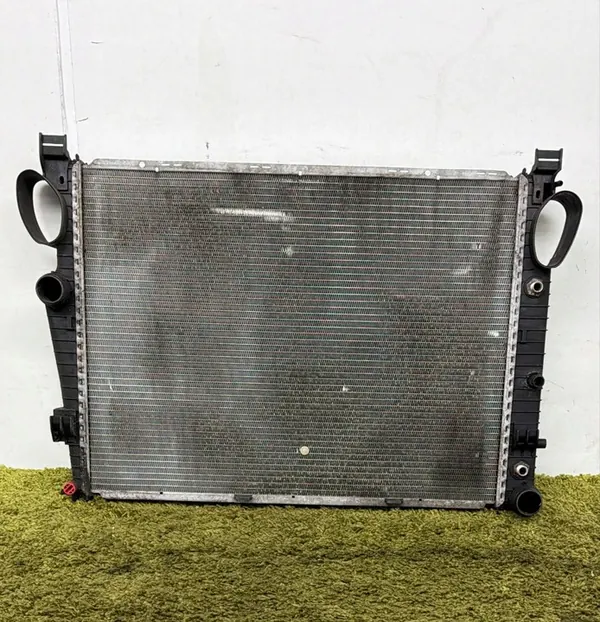 Waterkoeler Mercedes SL W230 W220 R230 W215 S500 V8 OEM image 3