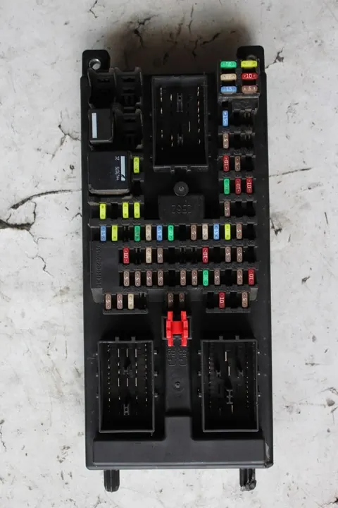 RANGE ROVER EVOQUE I CAIXA DE FUSÍVEIS BSM 3521A-T510A image 3