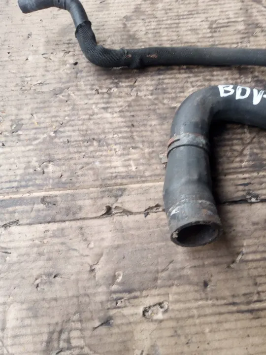 Audi A4 B6 A6 C6 Moottorin Vesiletku 2.4 B OEM 8E0121101H image 2