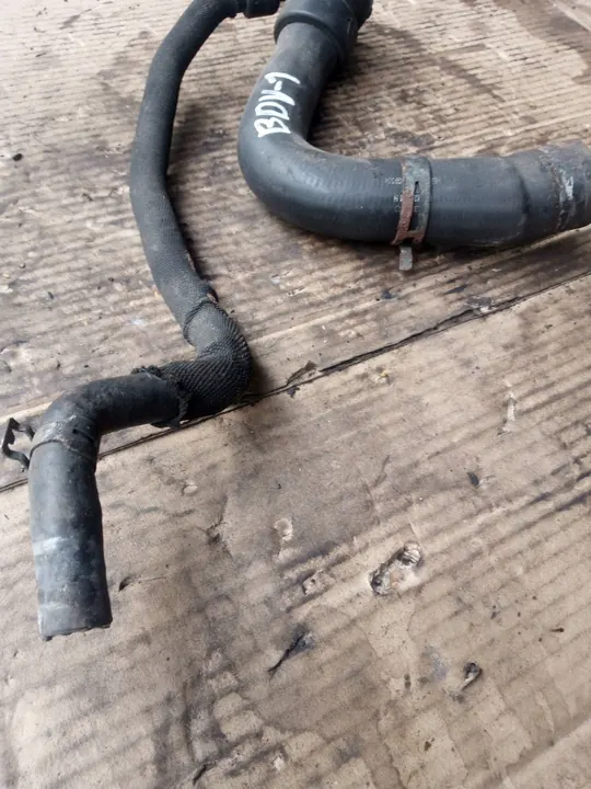 Audi A4 B6 A6 C6 Moottorin Vesiletku 2.4 B OEM 8E0121101H image 3