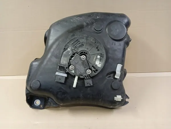 Tanque AdBlue OEM 3Q0121877D para VW Passat B8 image 3