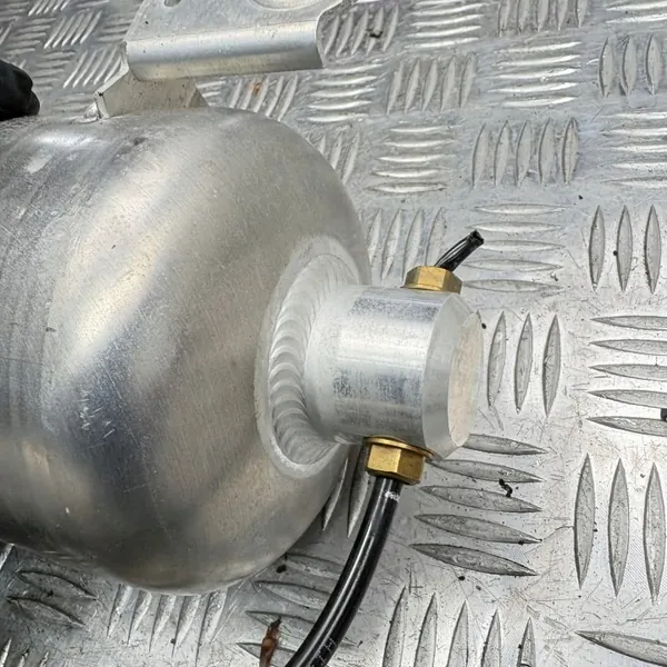 Depósito de aire Volvo XC90 II OEM 31360725 - Usado image 5