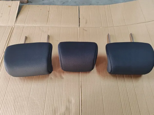 Takaistuimet set OEM 3kpl Kia Rio III 2011-2016 image 3