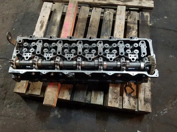 Culasse de moteur MAN TGX TGS Euro 6 D2676 image 1