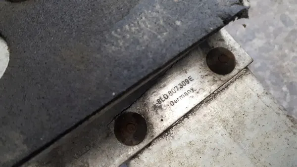 Audi A3 8L takapuskuri 8L0807309E image 6