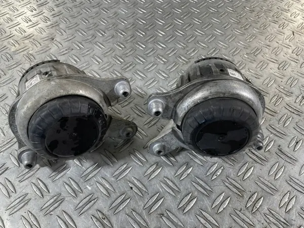 Moottorin Kiinnike Mercedes C-Class W205 OEM A2052400300 image 3