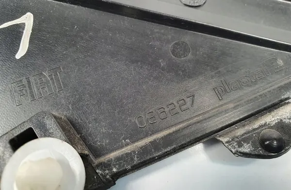 Oikea lokasuojan verhoilu Fiat 500 image 5