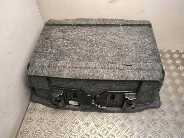 Tesla Model 3 kofferbakmat OEM 175260810D - Gebruikt image 3
