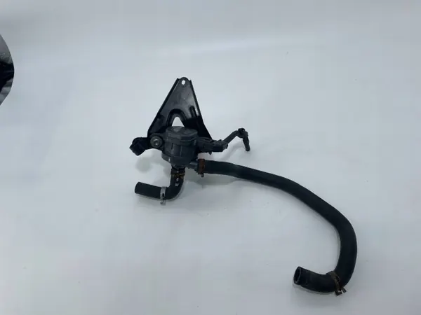 Pompe à eau Toyota OEM G9040-42010 pour RAV4 V 2018- image 2