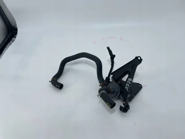 Pompe à eau Toyota OEM G9040-42010 pour RAV4 V 2018- image 9