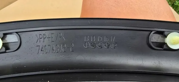 Mitsubishi Outlander III Oikea Etulokasuoja Trim OEM image 9