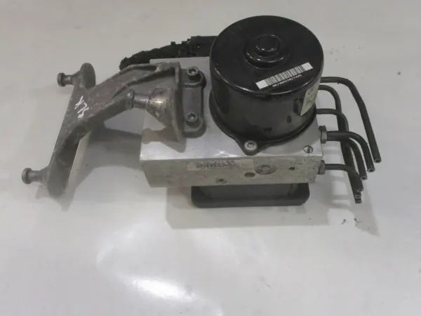 Mercedes Jarrupumppu OEM A0054310112 Käytetty image 3