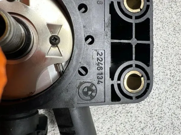 Bränslefilterfäste OEM 2246134 för BMW 5 E39 image 4