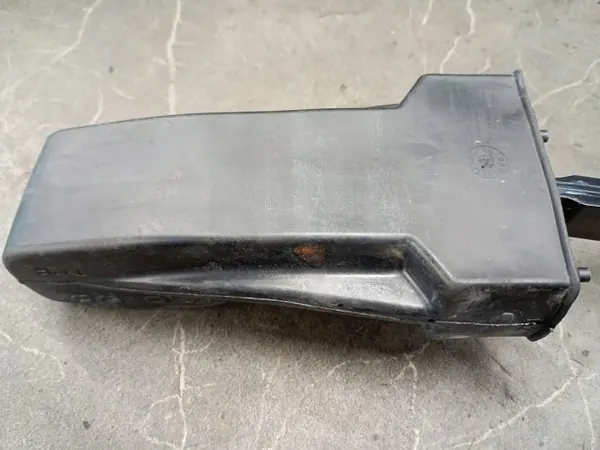 OEM A2547302200 Oikea takaoven pysäytin Mercedes GLC image 3