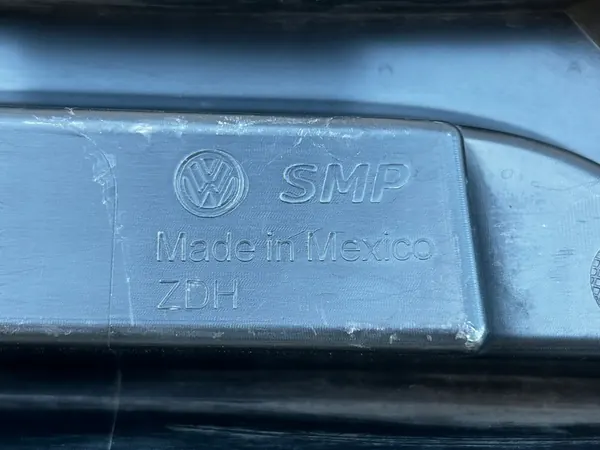 Grade central dianteira VW Jetta image 6