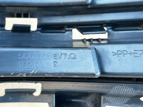 Grade central dianteira VW Jetta image 7