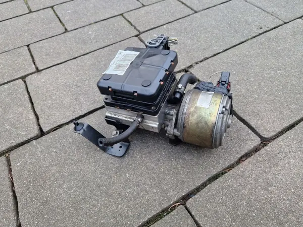 Pompe de suspension Citroen C5 I avant restylage OEM 9641698480 image 6