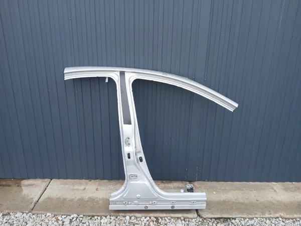 Pilar Derecho Toyota Yaris IV SŁUPEK PRÓG - Pieza OEM image 2
