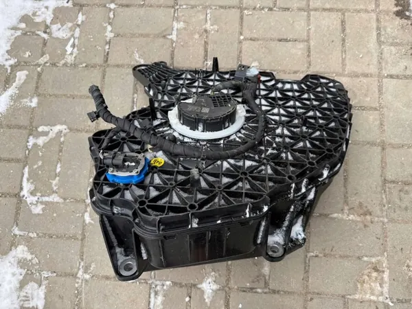 Réservoir AdBlue Audi OE 8W0131878BK - Occasion image 3