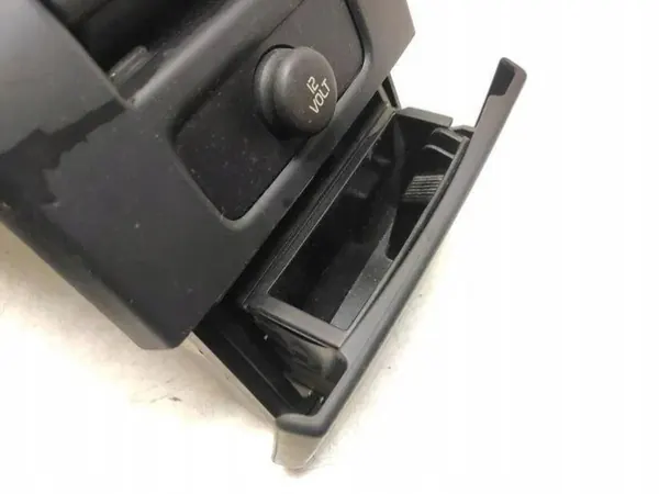 Reposabrazos Volvo V70 I OEM 39870962 - Usado image 6