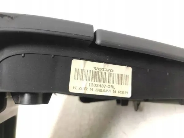 Reposabrazos Volvo V70 I OEM 39870962 - Usado image 8