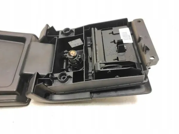 Reposabrazos Volvo V70 I OEM 39870962 - Usado image 9