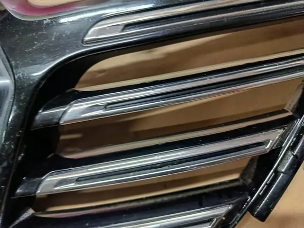 RENAULT MEGANE IV GRILL 2014+ OEM image 10