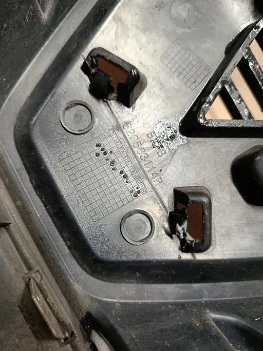 RENAULT MEGANE IV GRILL 2014+ OEM image 3