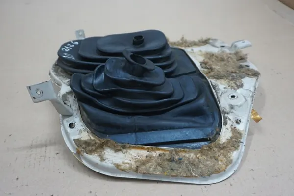Botte de levier Nissan Patrol Y61 OEM PATROL Y61 MIESZEK image 3