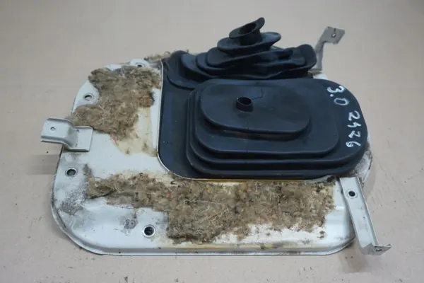 Botte de levier Nissan Patrol Y61 OEM PATROL Y61 MIESZEK image 5