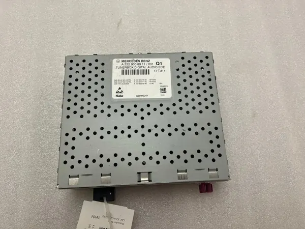 Mercedes Radion Virittäjävahvistin OEM A2229008911 image 2