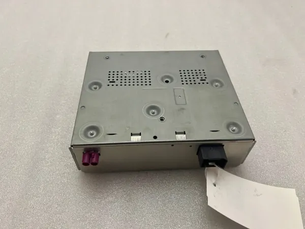 Mercedes Radion Virittäjävahvistin OEM A2229008911 image 3