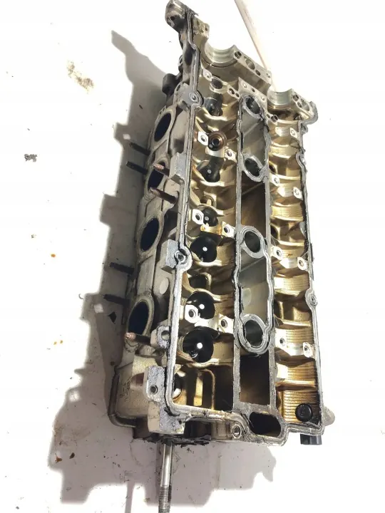 Volvo Motorzylinderkopf OEM 1xi130 - Gebraucht image 2