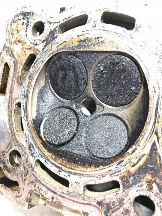 Volvo Motorzylinderkopf OEM 1xi130 - Gebraucht image 10