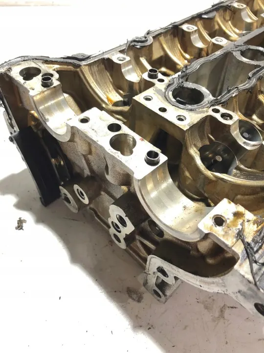 Volvo Motorzylinderkopf OEM 1xi130 - Gebraucht image 3