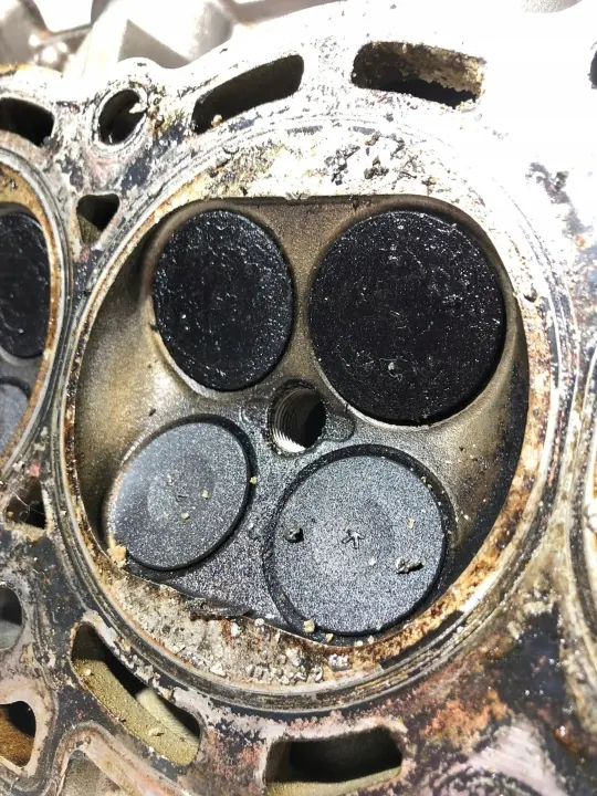 Volvo Motorzylinderkopf OEM 1xi130 - Gebraucht image 8
